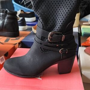 Allegra Boots Size 8